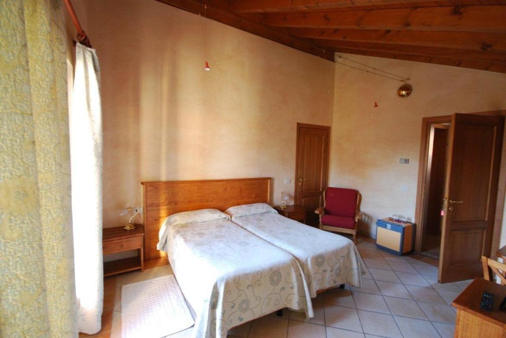 Garni Viggiona Hotel Trarego Room photo